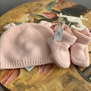 Baby Pink bonnet and booties